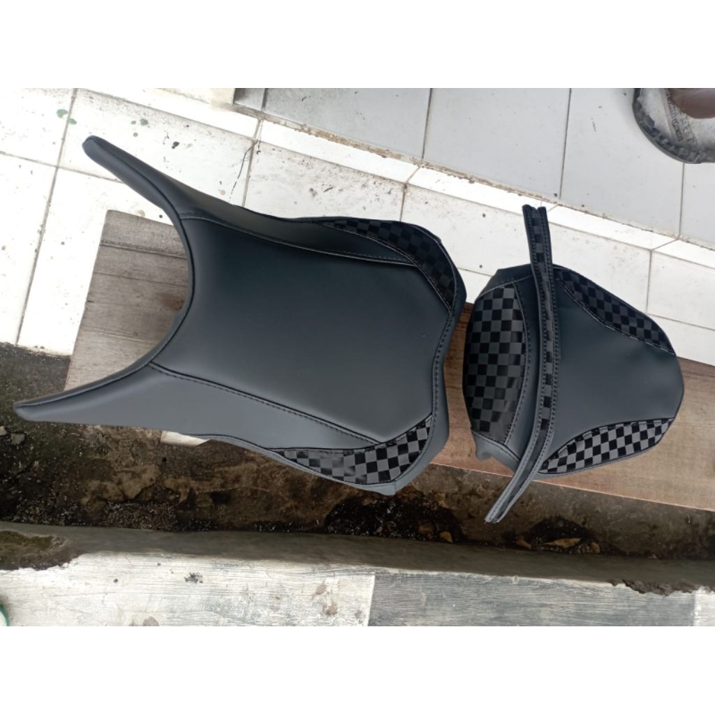 sarung jok kulit jok bungkus jok motor Honda CBR 150 R k45,k45A,Fi cbu,2014-2015  dan CBR 150 r face