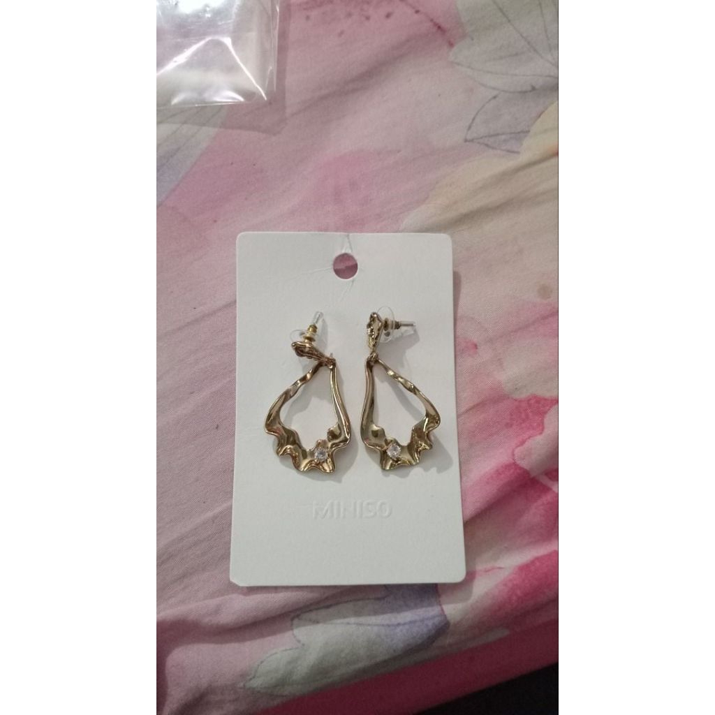 Anting Miniso