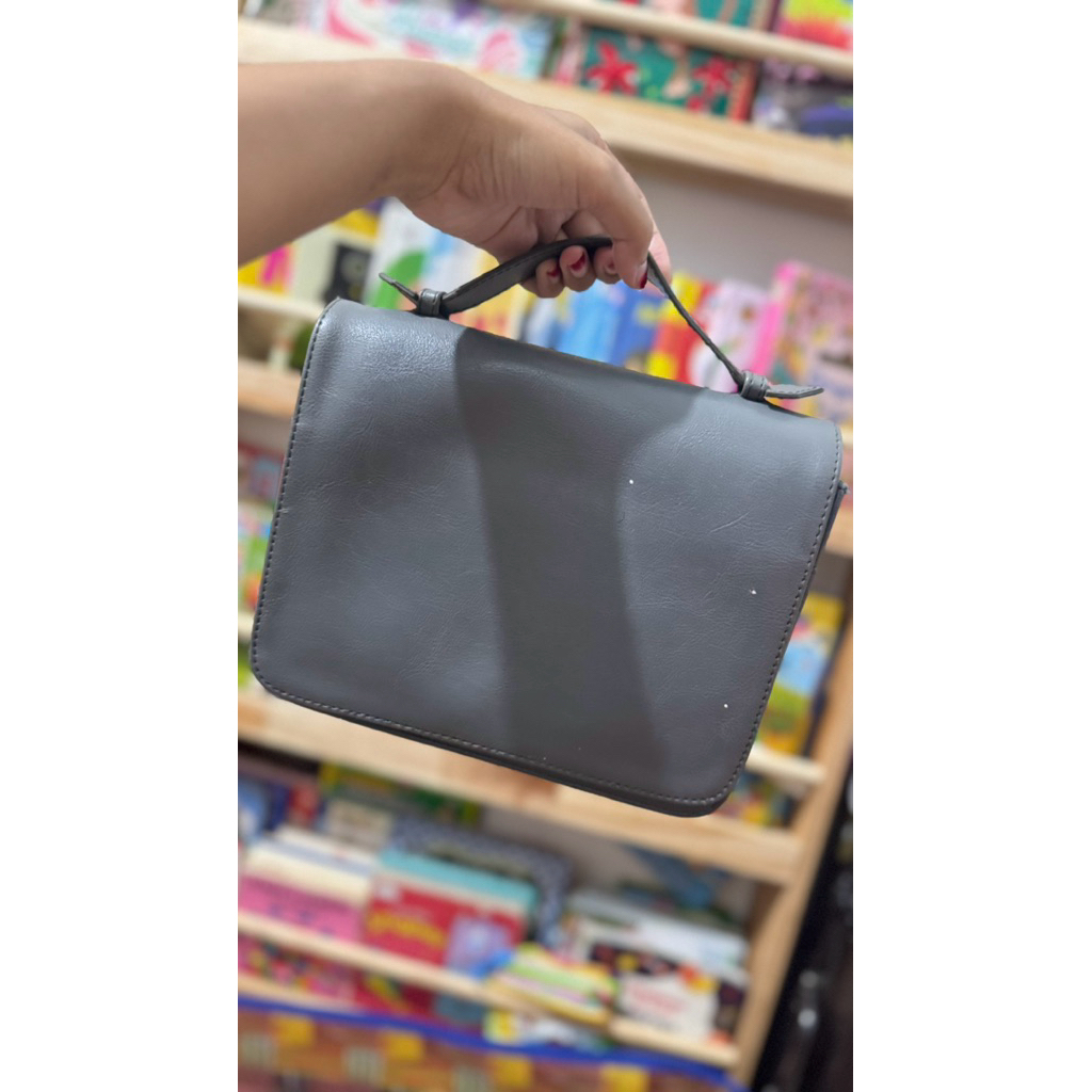 Flashy - Tas Second/Tas Preloved/Tas Branded Preloved