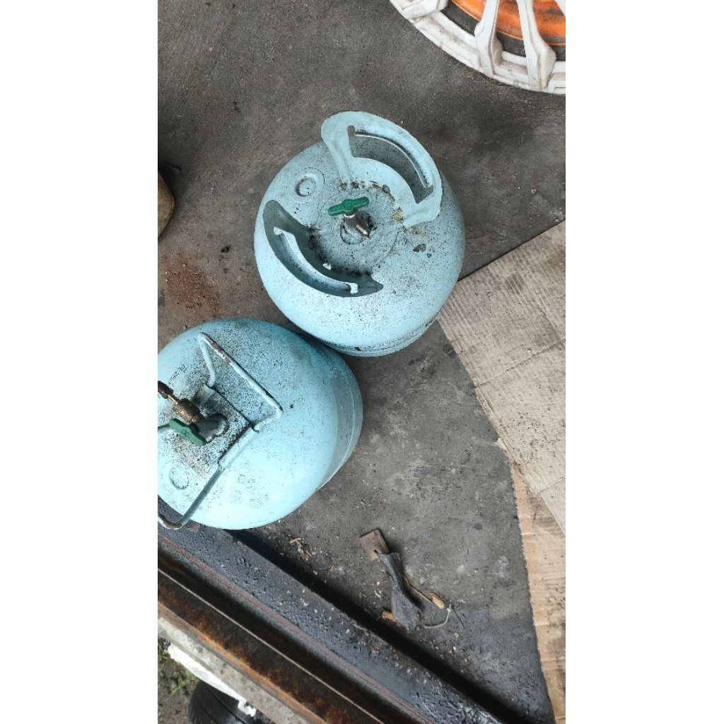 Tabung Kosong Bekas Freon R134 - kosong Penggunaan, Ekonomis, Siap Pakai
