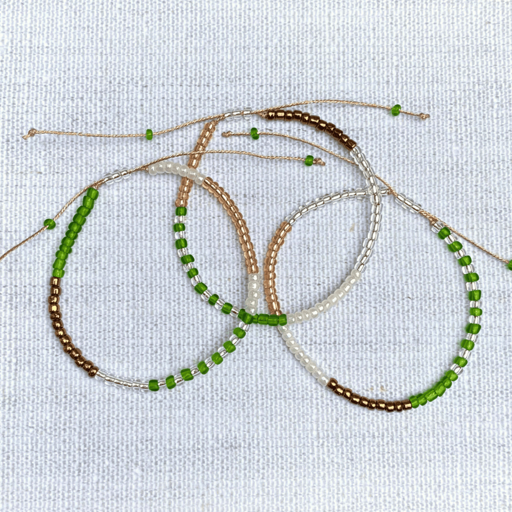 Gelang Tali Handmade Seed Beads – MGB & Lokal Quality
