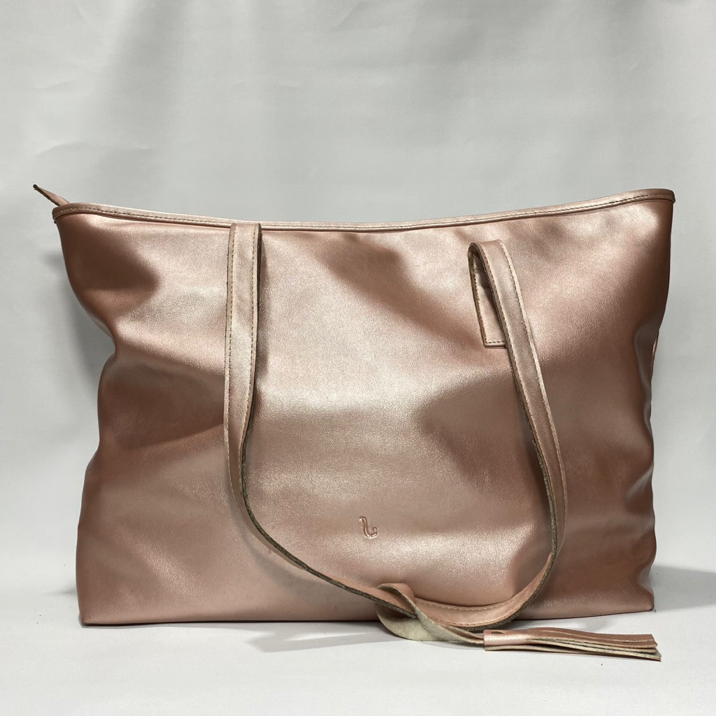 LEVAYA PRELOVED