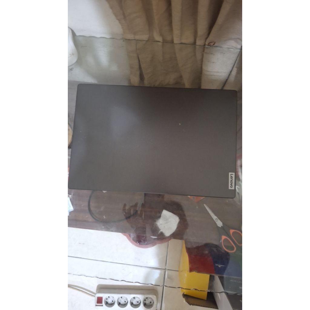 laptop lenovo v14