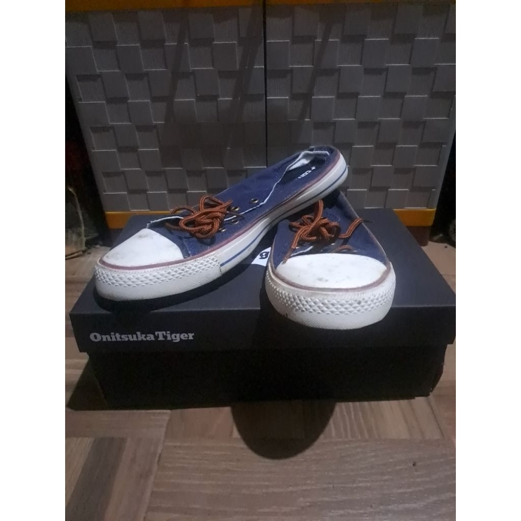 Sepatu Converse Second