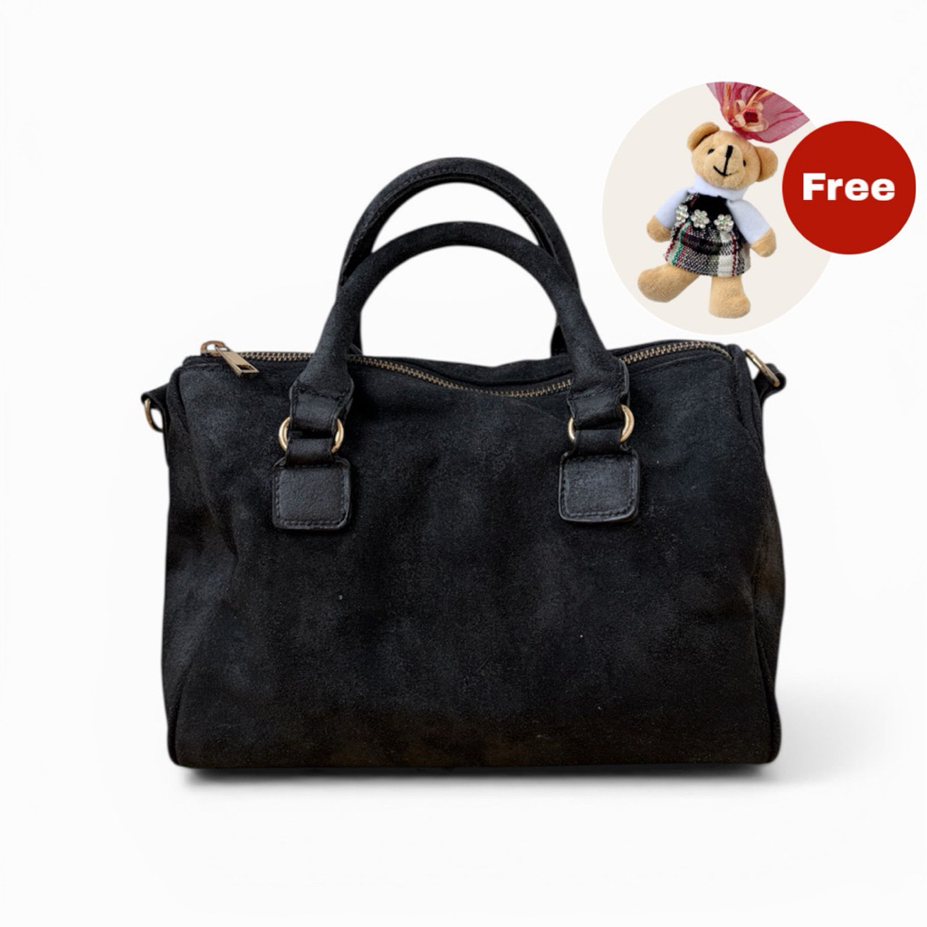 Tas Bowling Hitam Stradivarius Size M Preloved (Hasil Cat Ulang) Free Gantungan Teddy Bear