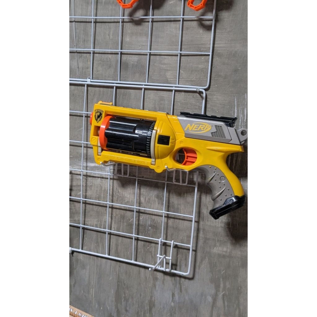 Nerf N-Strike Maverick REV-6 Dart Blaster Tembakan Busa