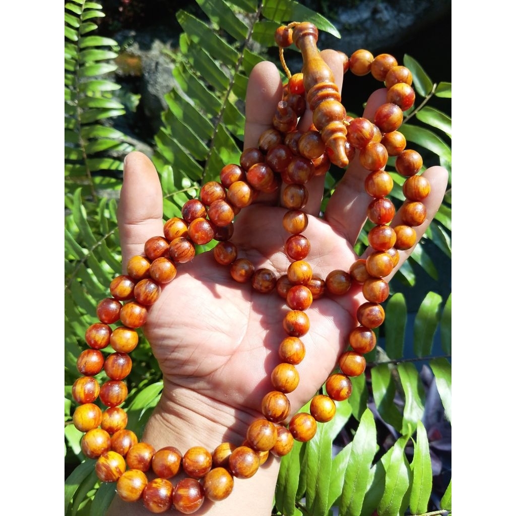 Tasbih getah pinus
