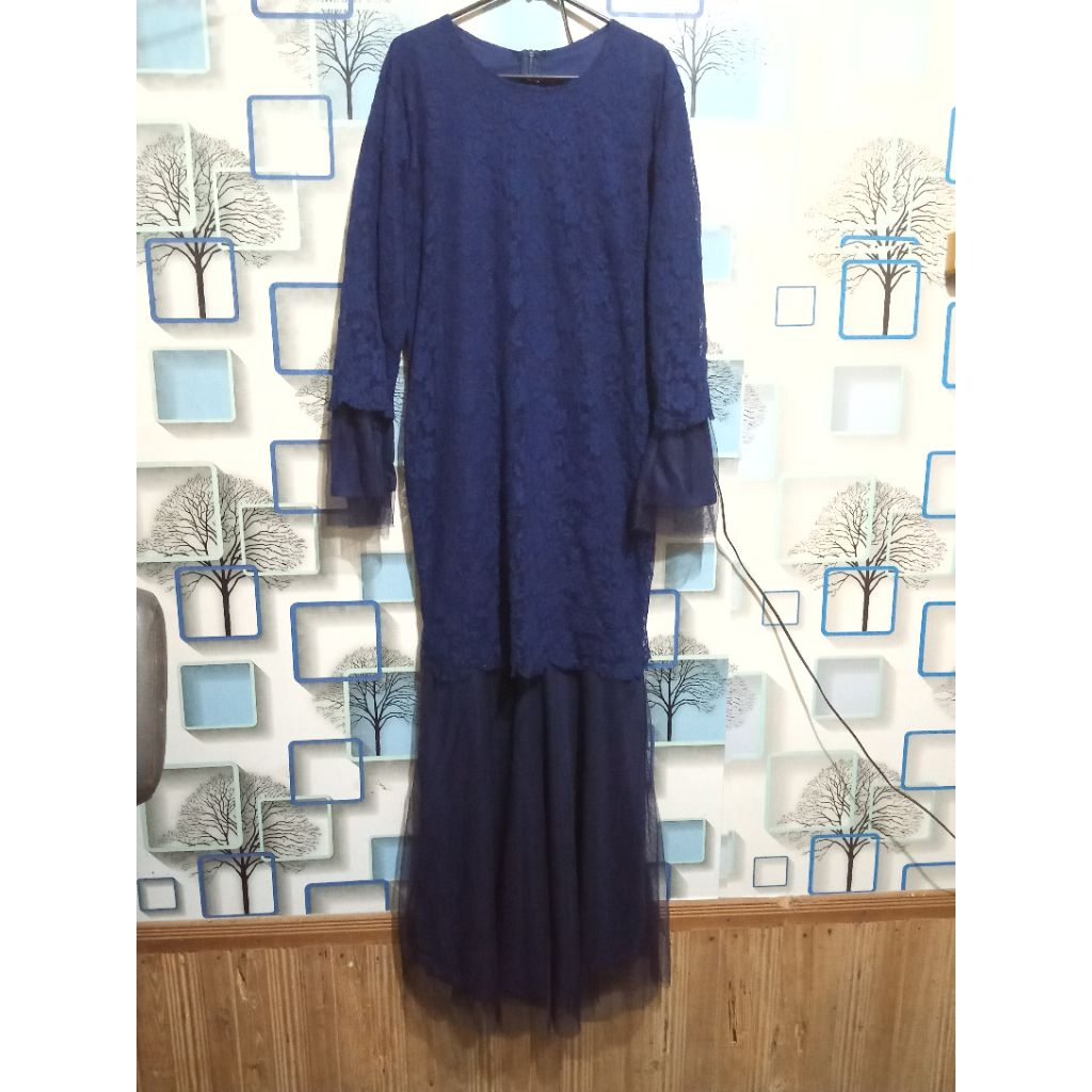 preloved baju kondangan brokat model duyung warna navy