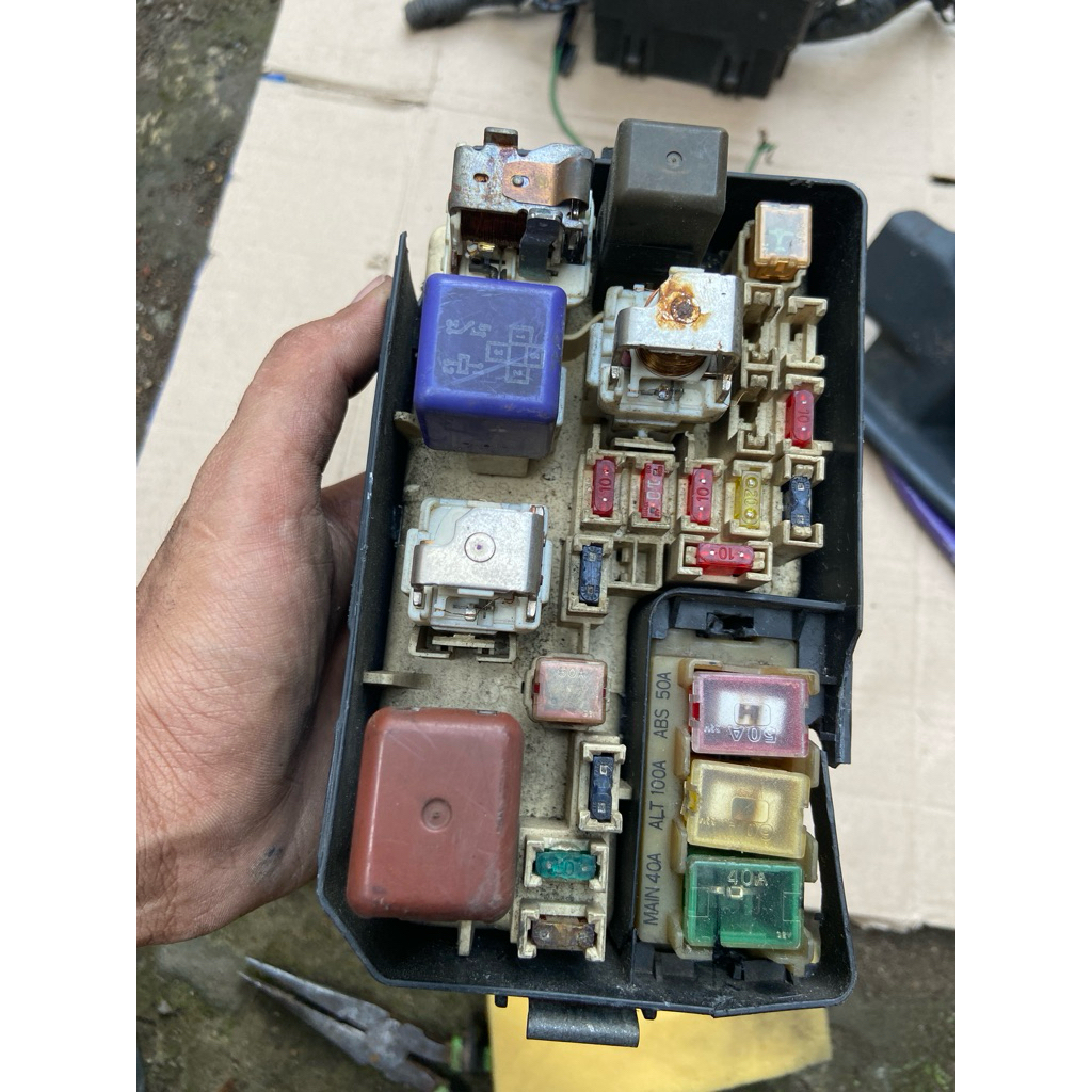 fuse box allnew corolla