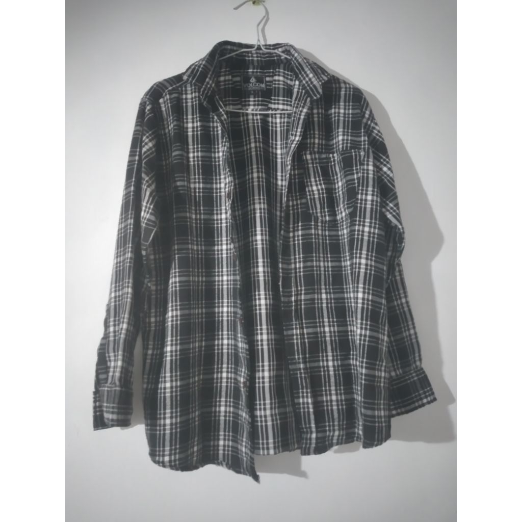 Preloved kemeja panjang merk volcom