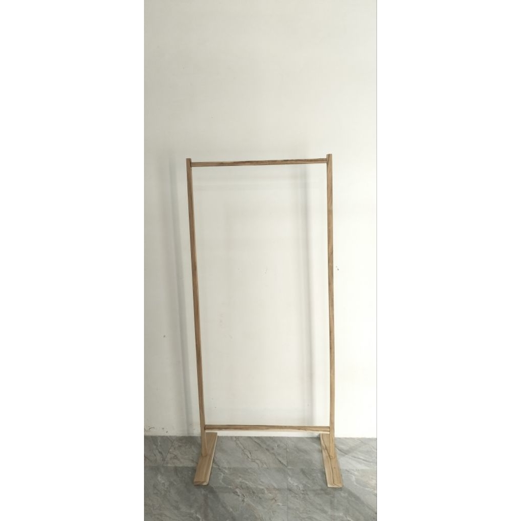 standing welcome sign kayu
