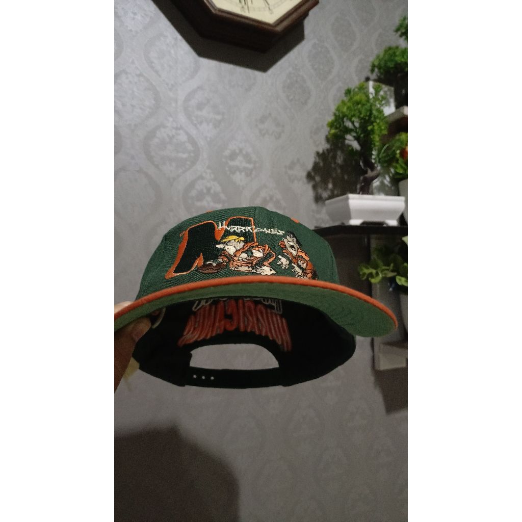 Topi Vintage Miami Hurricane Blockhead