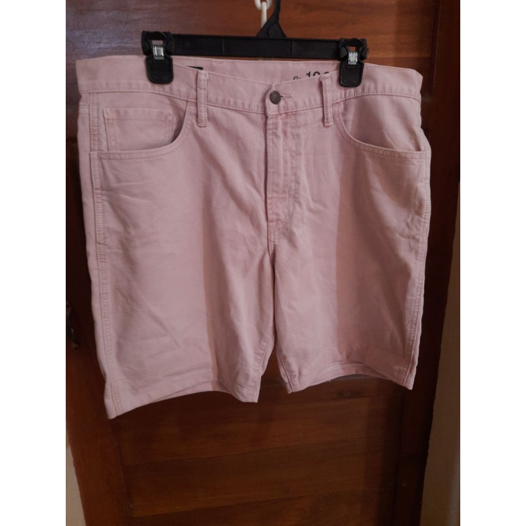 CELANA PENDEK GAP