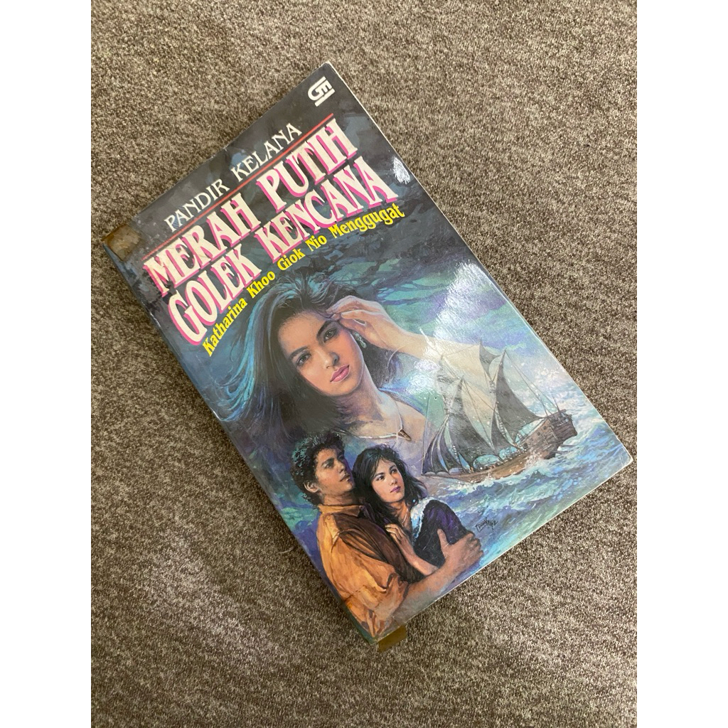 Buku > Merah Putih Golek Kencana