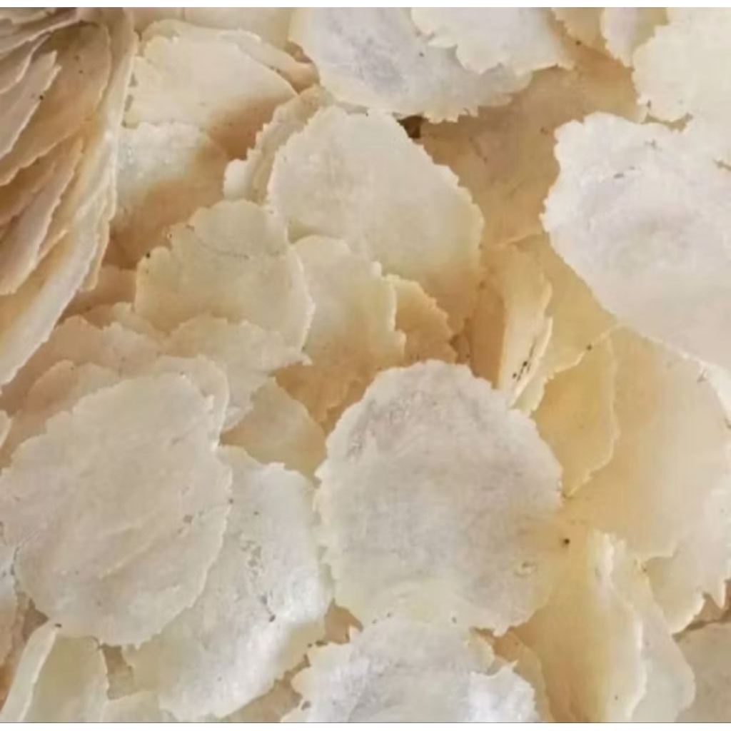 Emping melinjo sedang kemasan khas ambal kebumen asli dari buah melinjo tanpa campuran