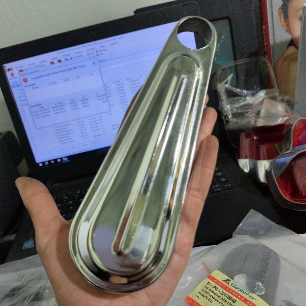 TUTUP FORK VESPA SUPER SPRINT VBB