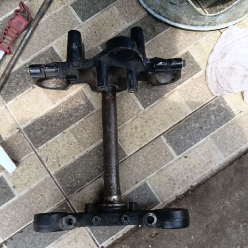 set segitiga Yamaha Byson karbu atas dan bawah