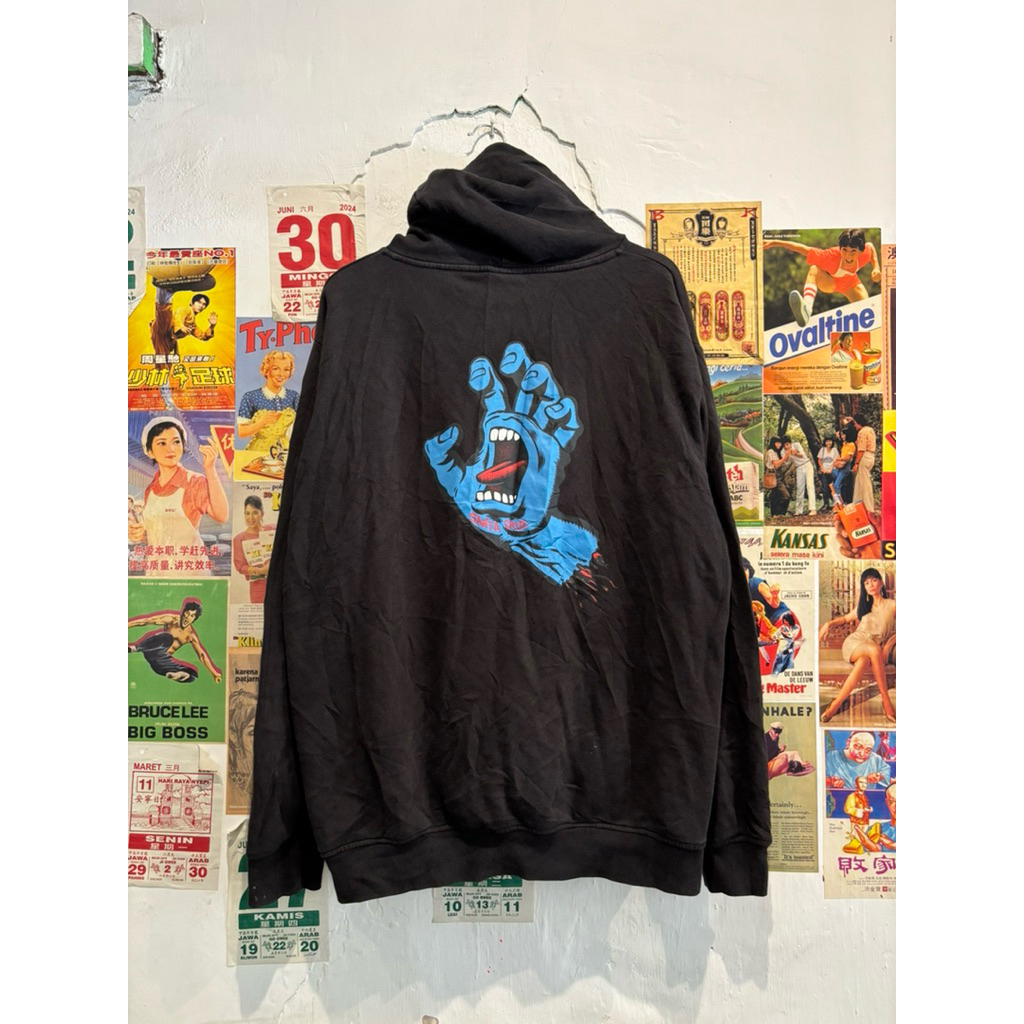 Screaming Hand Chest Santa Cruz Hoodie