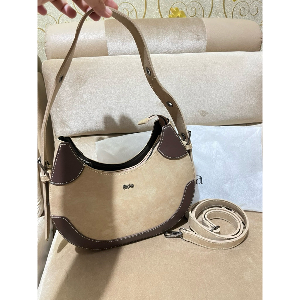 Tas Bahu Selempang Flicka Warna Latte