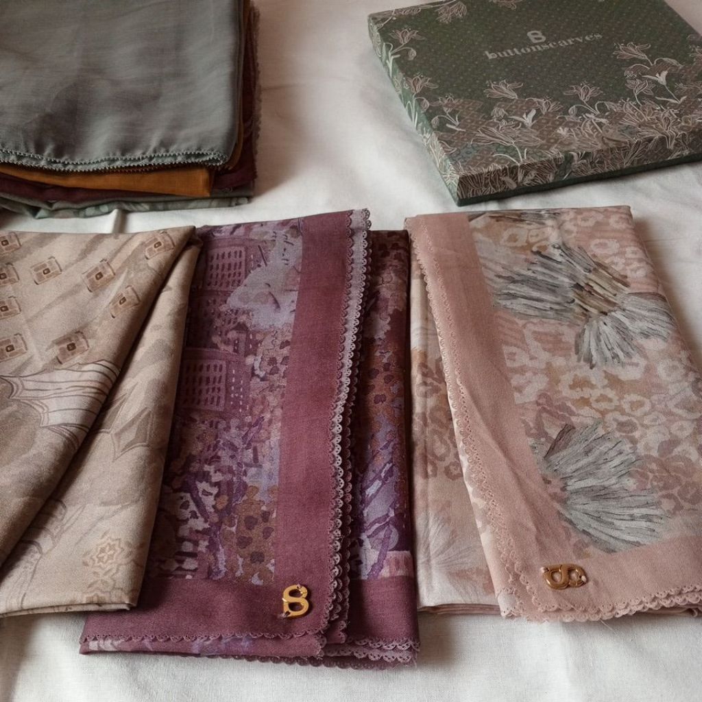 buttonscarves preloved rare item
