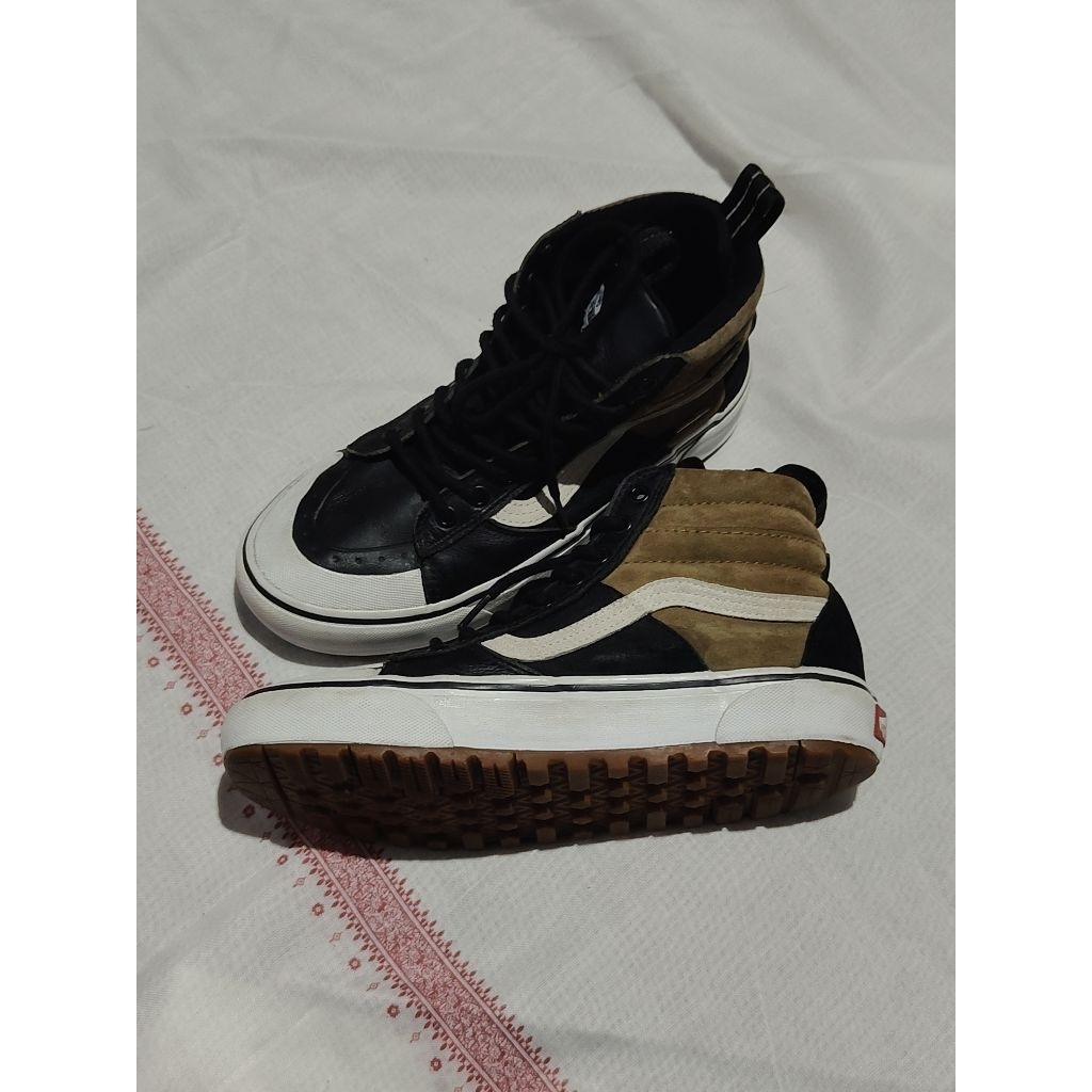 size 40 Vans sk8 hi mte original