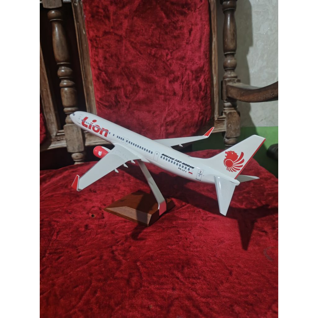 diecast lion air boeing 737-900 Risesoon