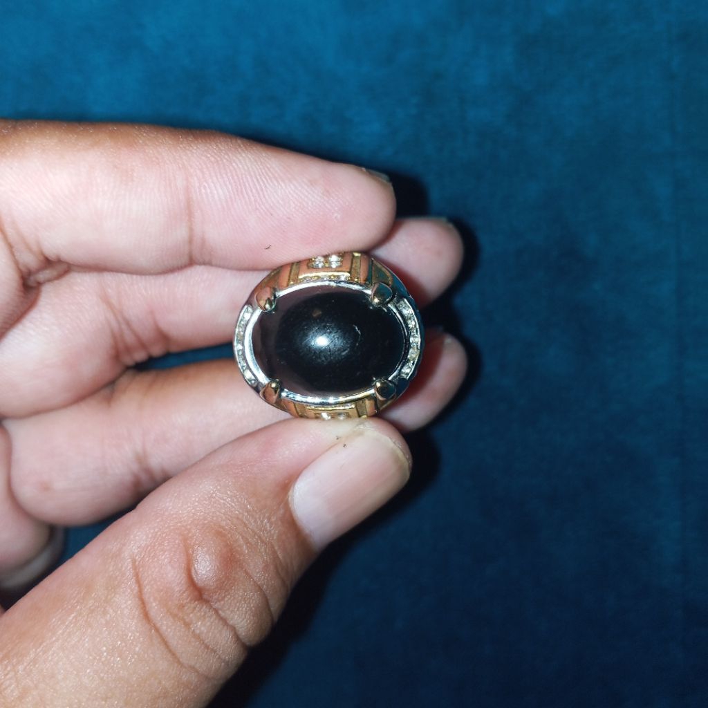 batu akik hitam