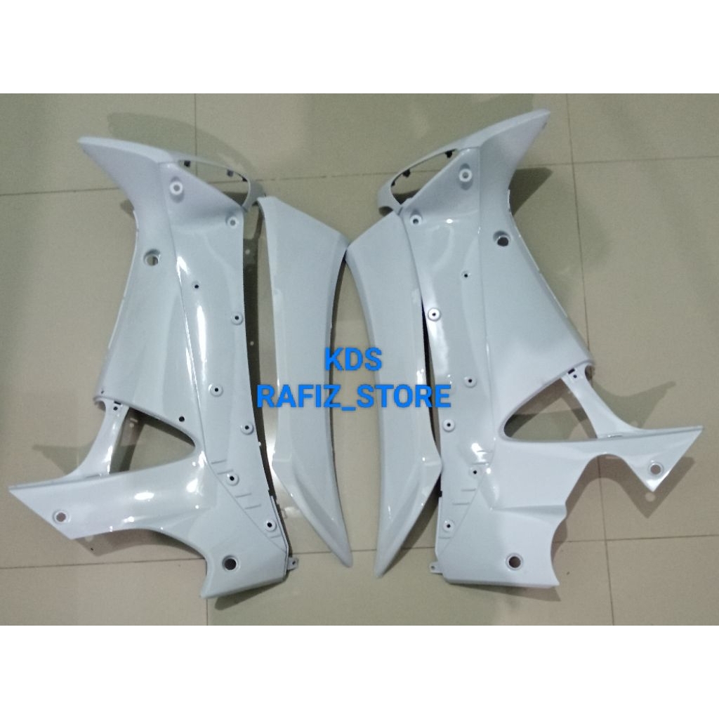 Sayap luar dalam Supra X-125 lama warna putih