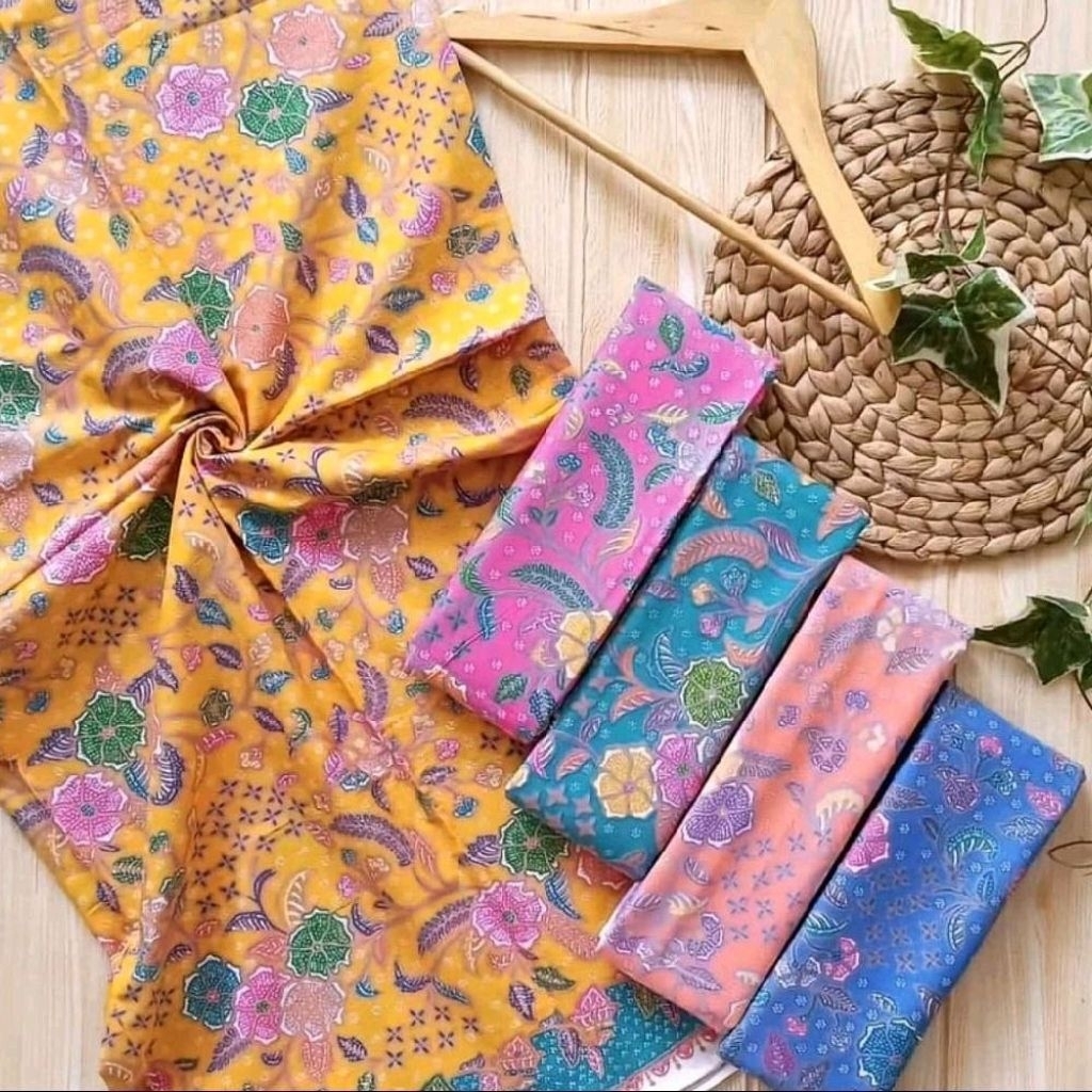 Kain Katun Primis Motif Bunga Mawar Kecil
