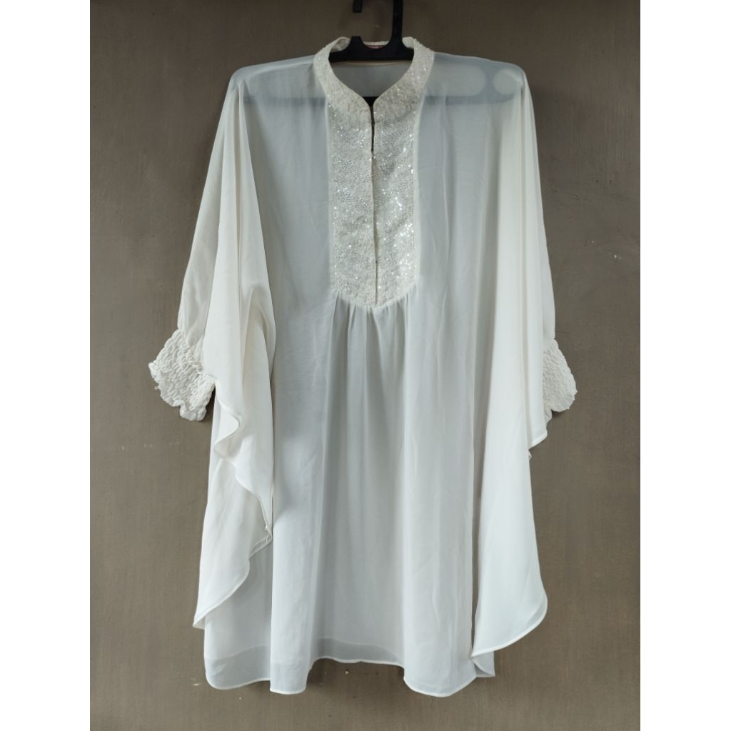 blouse putih pl