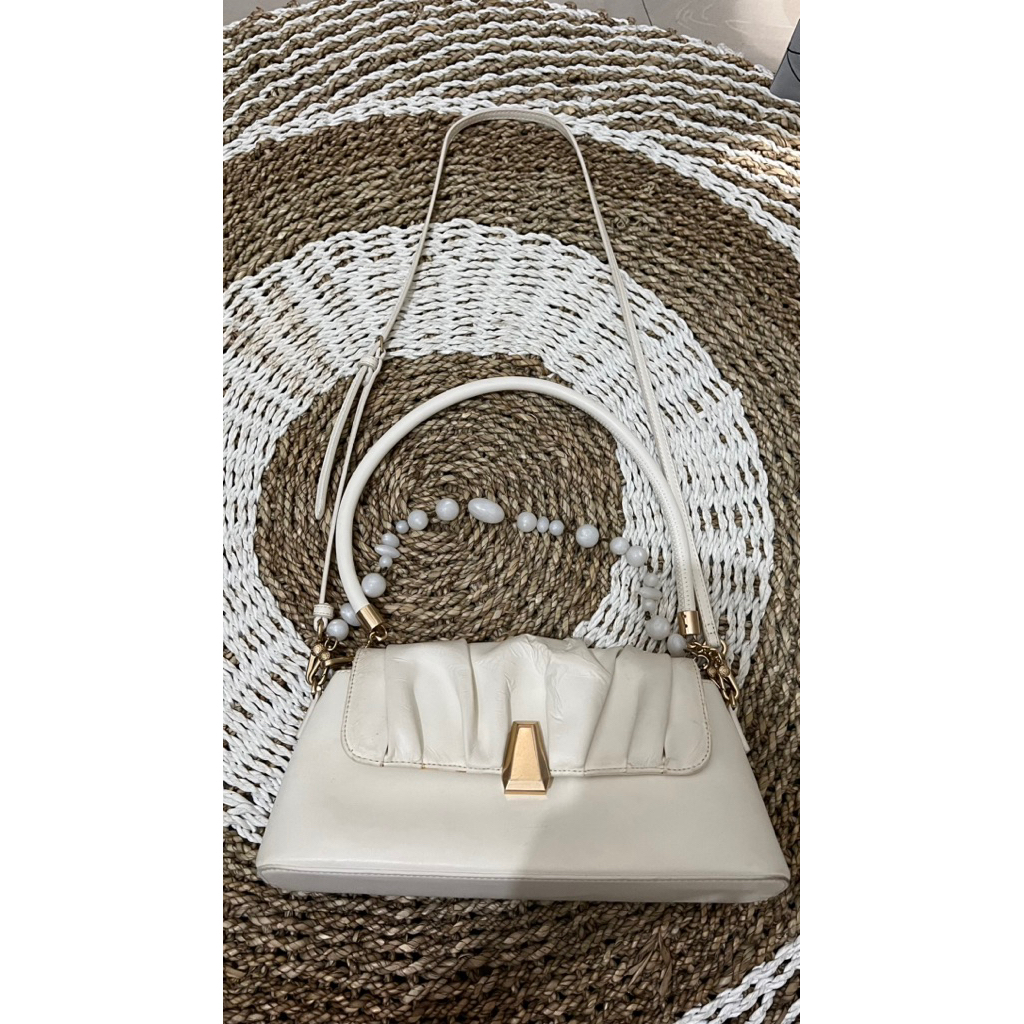 CHARLES AND KEITH BAG WHITE