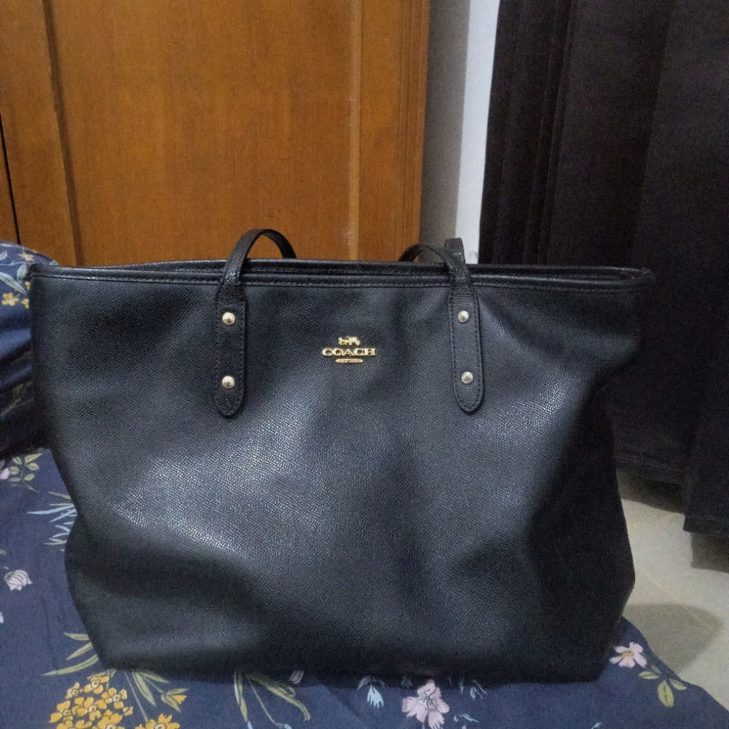 coach (banananina) sierra tote bag black hitam tas