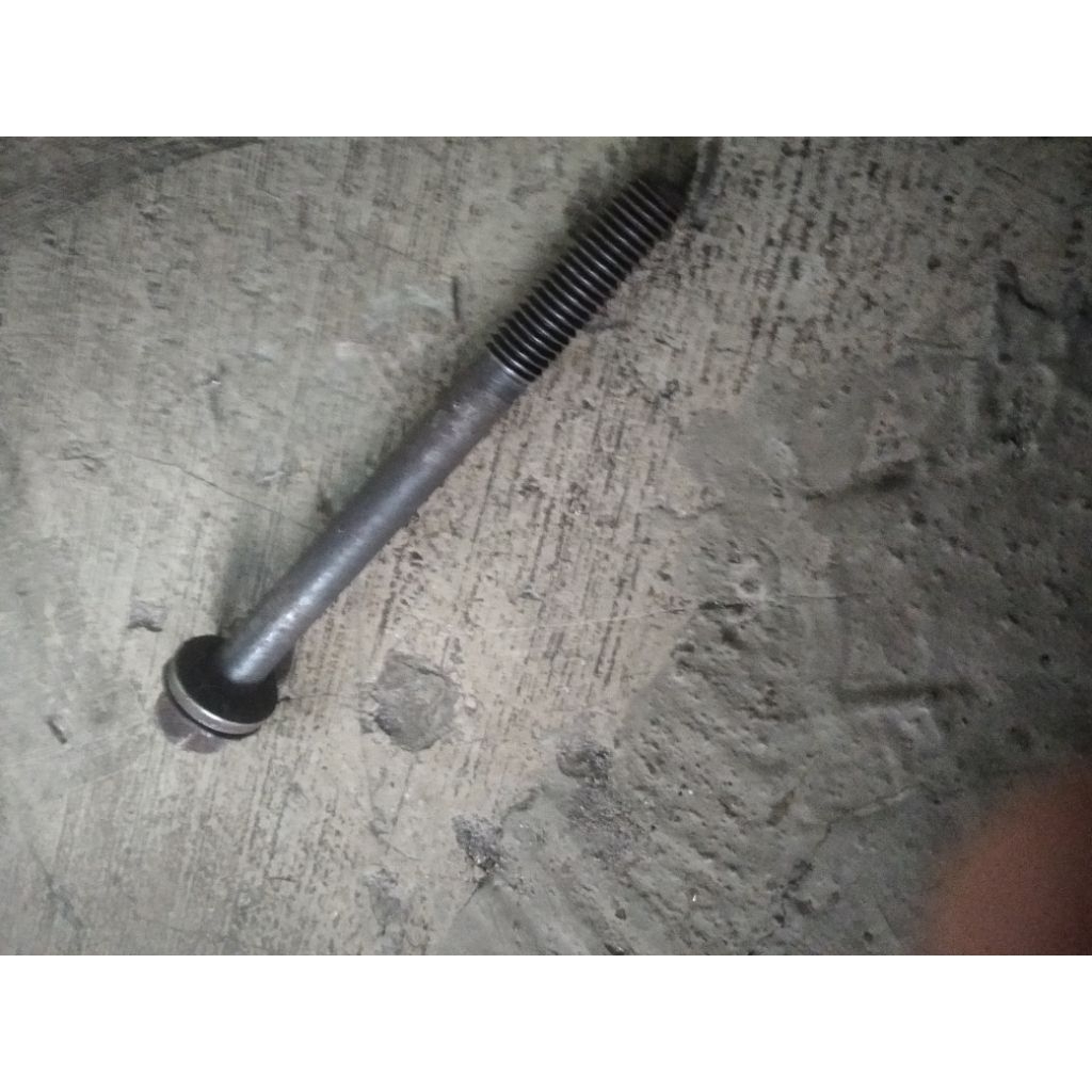 baut silinder head zebra 1,3 taruna pendek