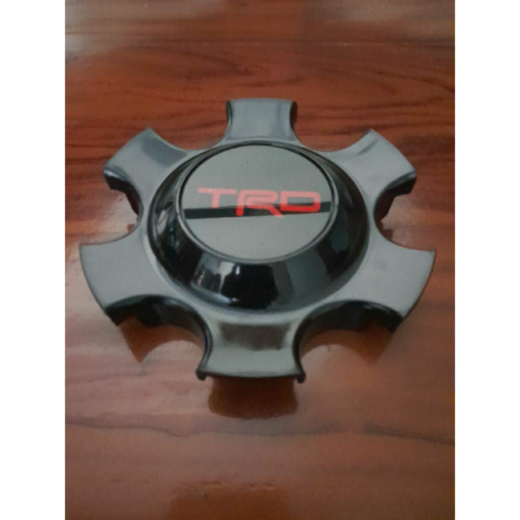 Dop roda penutup pelek mobil Toyota Fortuner