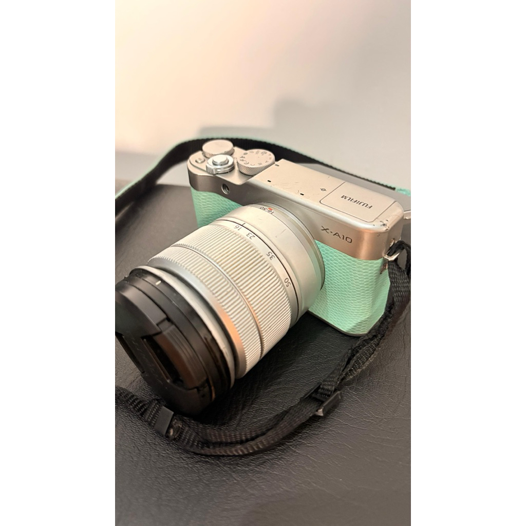 FUJIFILM XA-10
