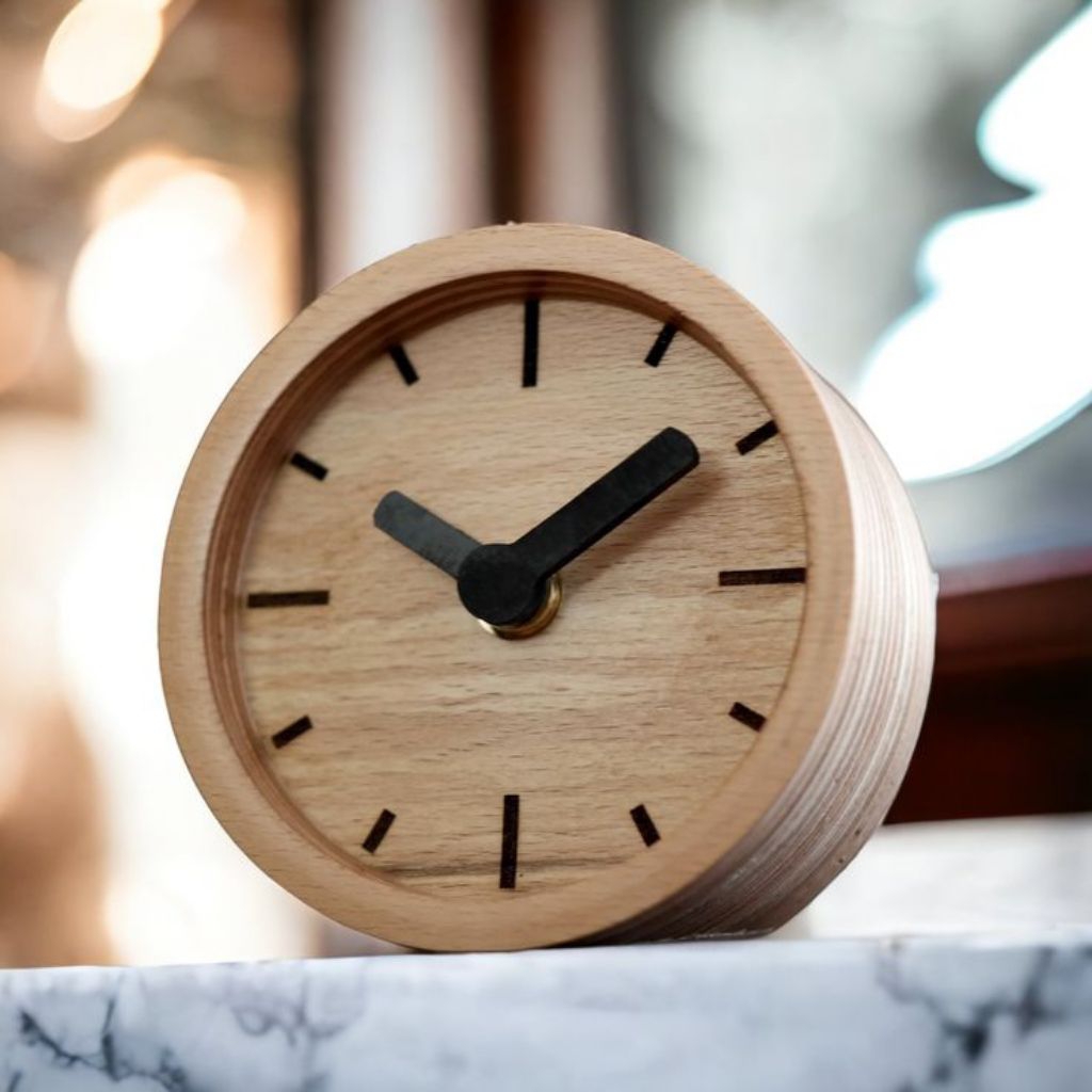 jam meja kayu jati minimalis aesthetic