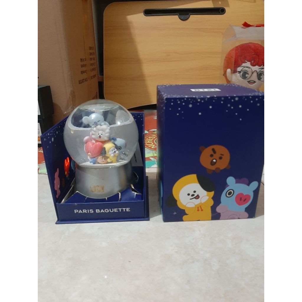 SNOWBALL SNOWGLOBE BTS BT21 PARIS BAGUETTE