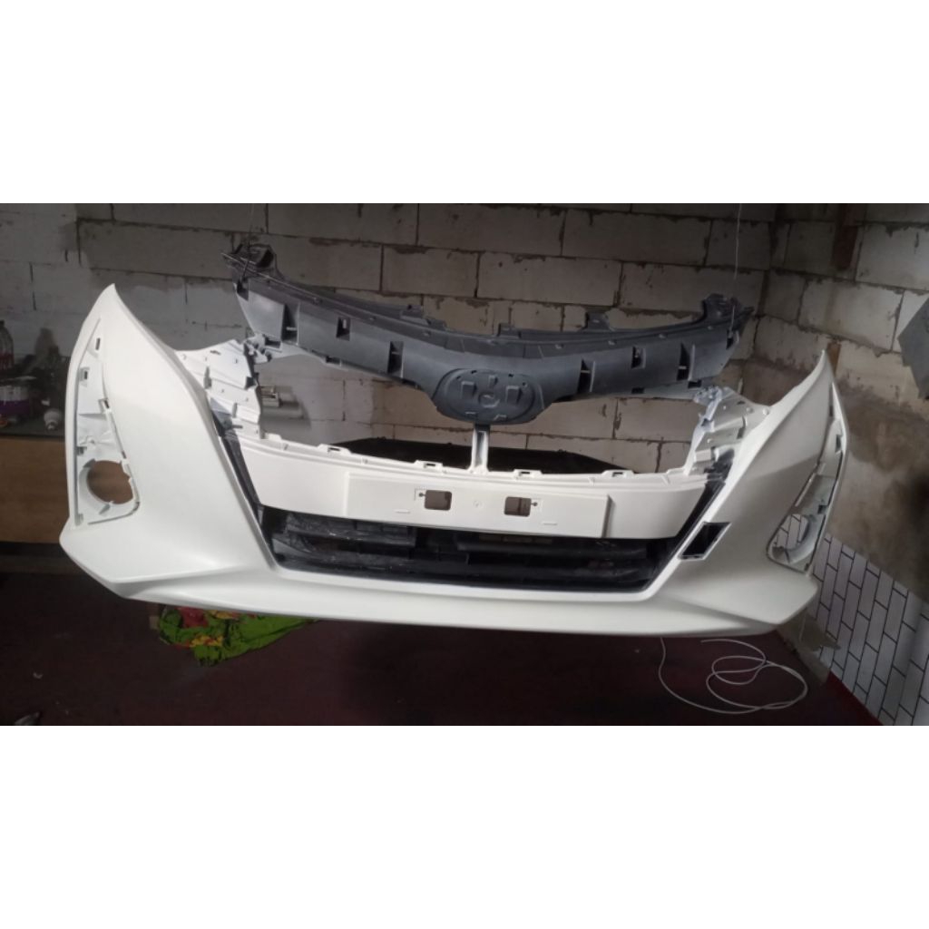 Bumper depan Calya facelift bekas
