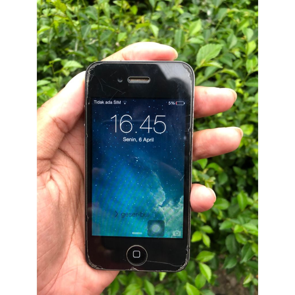 iPhone 4 black 32gb