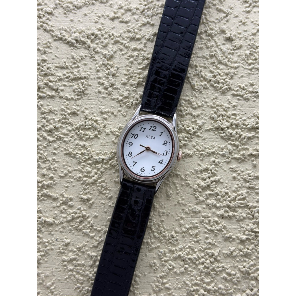 Dresswatch Jam tangan Seiko Oval Tank Second Preloved