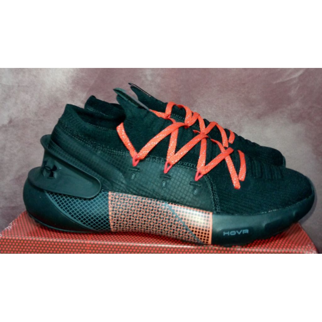 UA RUNNING SHOES
