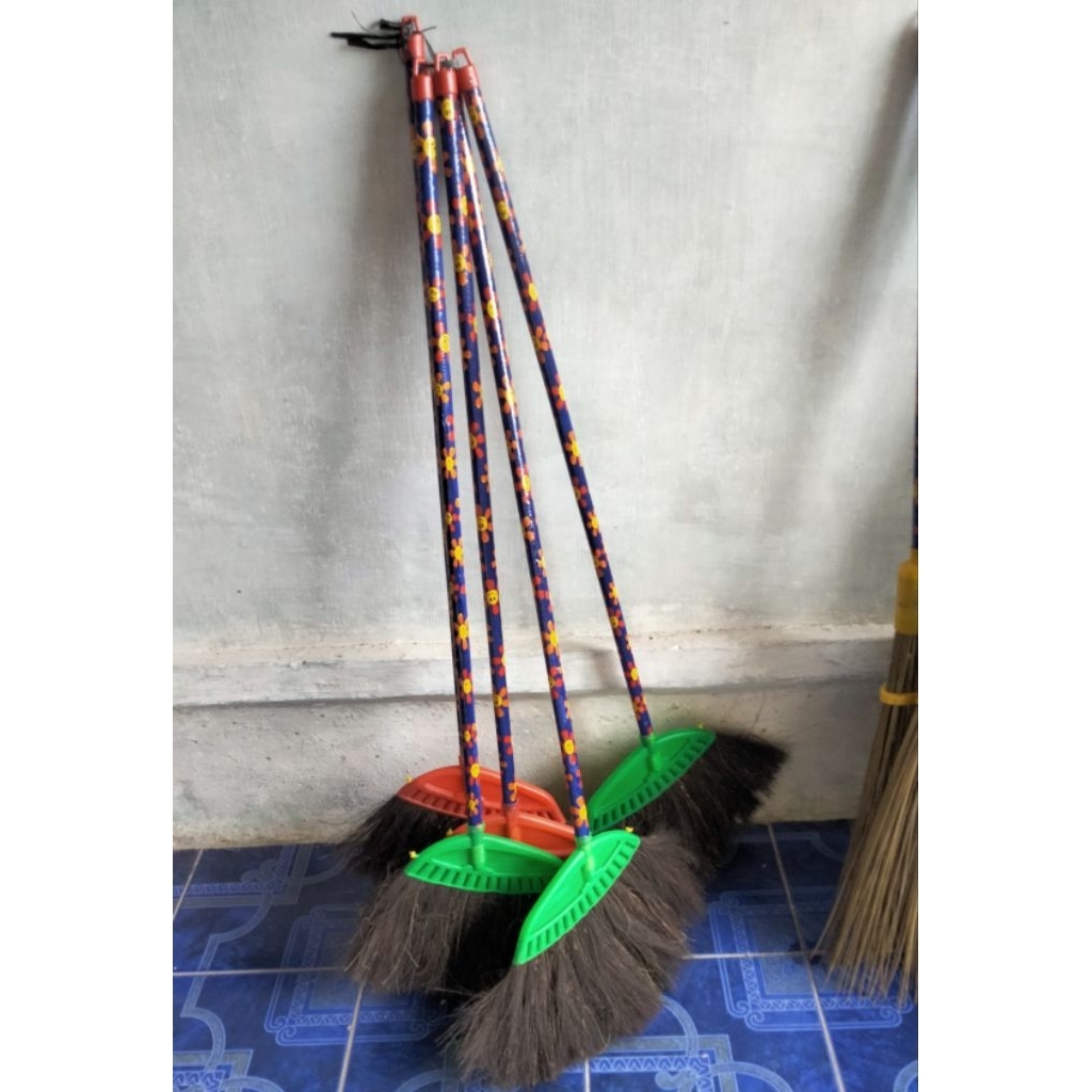 Sapu Ijuk. Sapu Lantai Warna Hitam