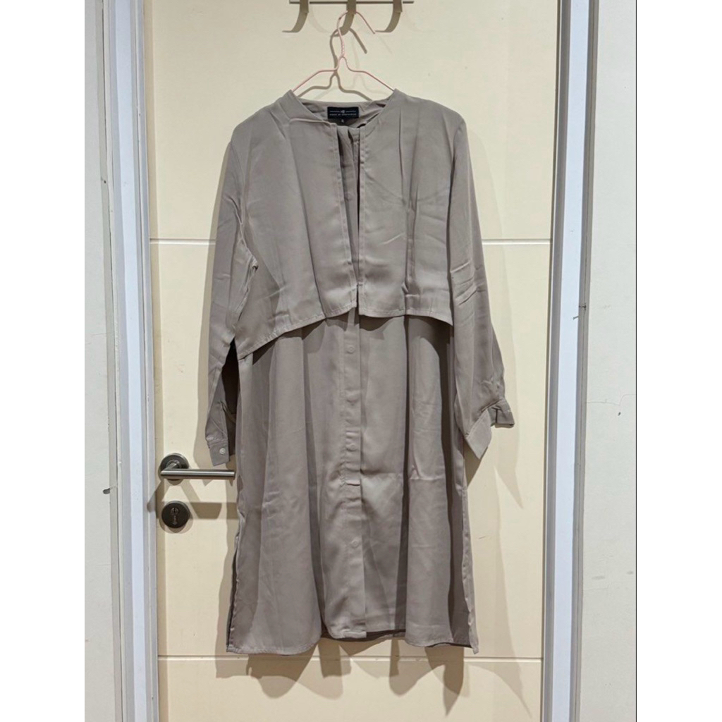 PRELOVED kemeja taupe HOS