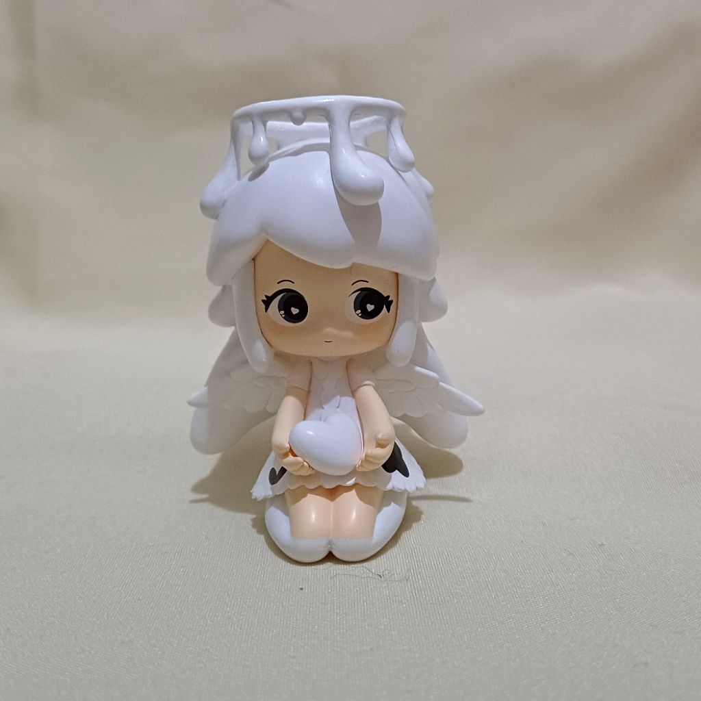 Figure Evie (SELECTED) - Figur Pajangan Evie