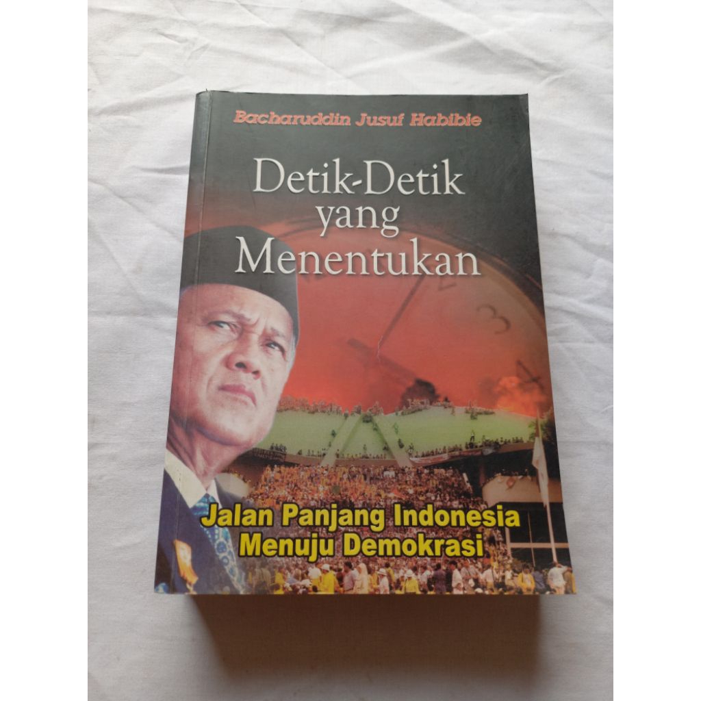 BUKU DETIK - DETIK YANG MENENTUKAN