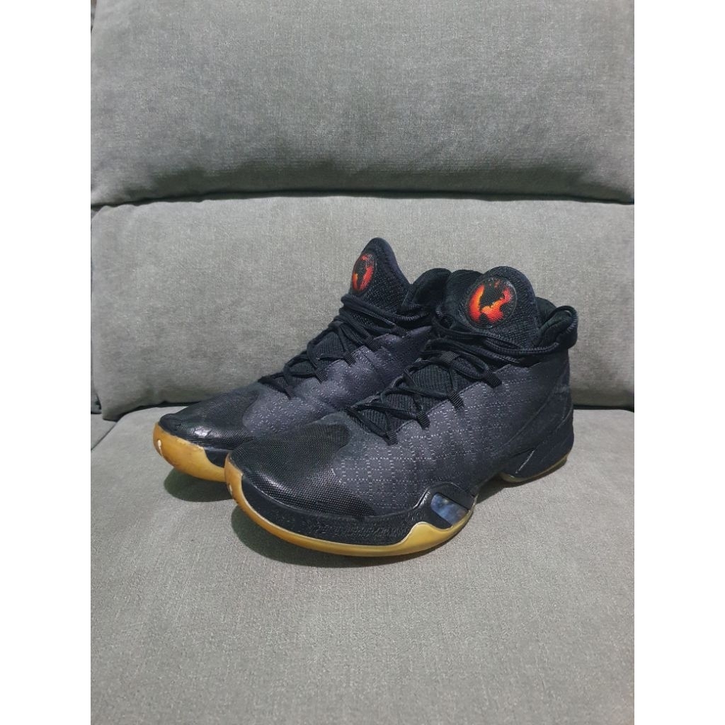 Sepatu Basket Second (Size 44)