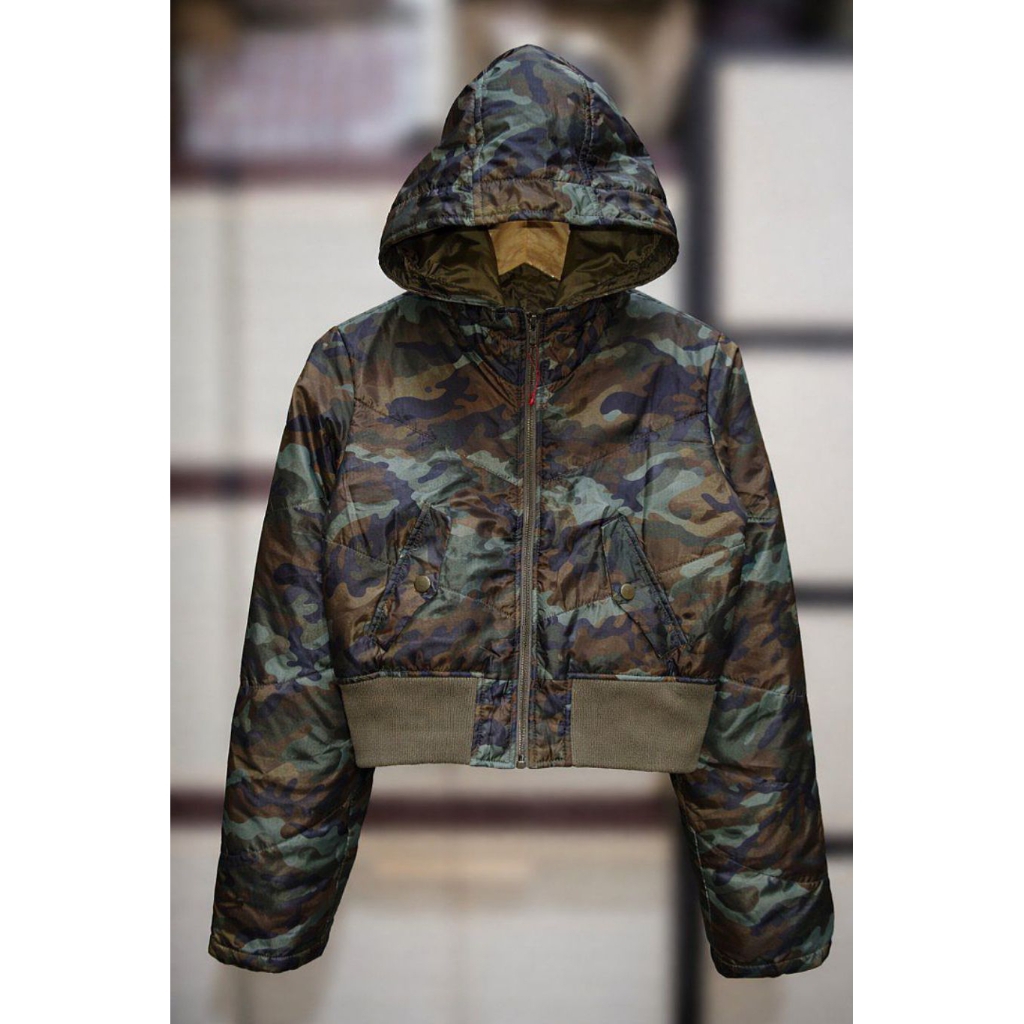 Camo Puffer Crop Jacket dari CORNFLAKE