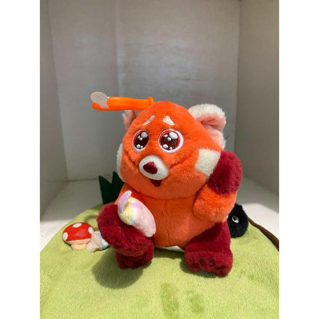 Gantungan Kunci Boneka Disney Turning Red Panda Original Plush Keychain