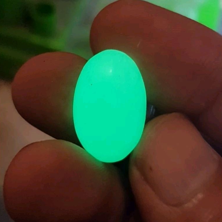 Batu cincin fosfor hijau natural