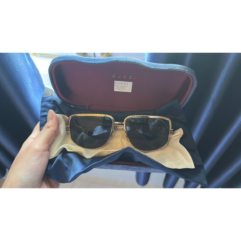 Preloved Gucci Sunglasses Vintage Style Unisex GG0585S 2019